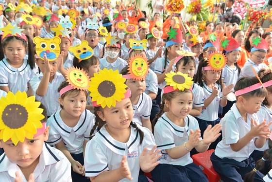 Students are excited in the new school year opening ceremony. Students are excited in the new school year opening ceremony.