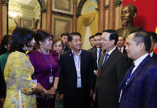 President Vo Van Thuong (2nd from right) and representatives from the General Council of Agriculture and Rural Development of Vietnam at the reception (Photo: VNA) President Vo Van Thuong (2nd from right) and representatives from the General Council of Agriculture and Rural Development of Vietnam at the reception (Photo: VNA)