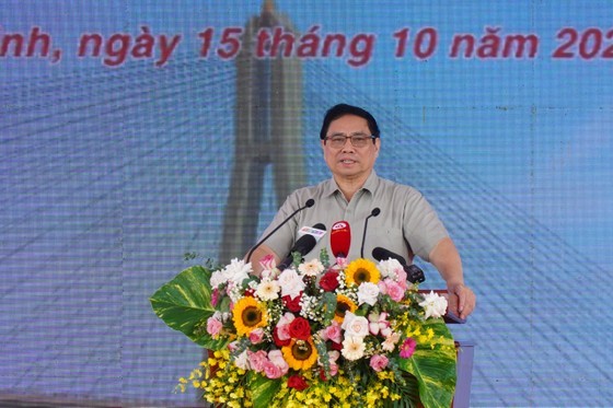 Prime Minister Pham Minh Chinh speaks at the groundbreaking ceremony.