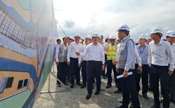 Deputy Prime Minister Tran Hong Ha and the working delegation inspect the progress of the Long Thanh International Airport Project. Deputy Prime Minister Tran Hong Ha and the working delegation inspect the progress of the Long Thanh International Airport Project.