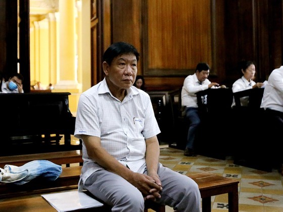 Defendant Phan Minh Tan, former Director of HCMC Department of Science and Technology is at court.