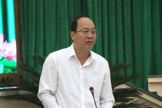 Deputy Secretary of the Ho Chi Minh City Party Committee Nguyen Ho Hai speaks at the working session. (Photo: Thu Hoai)
