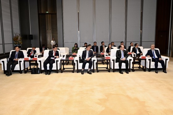 Members of the Ho Chi Minh City high-level delegation attend the talks. (Photo: Van Minh)
