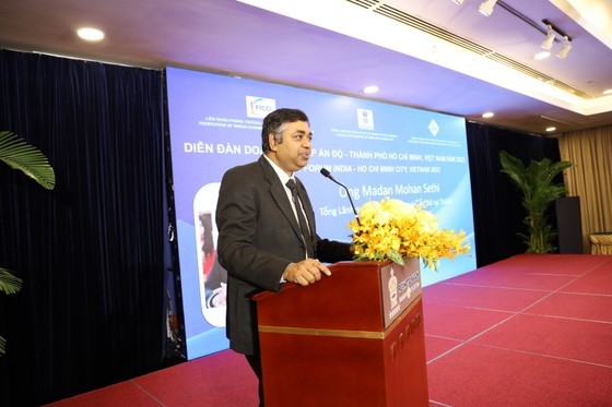 Consulate General of India in Ho Chi Minh City Madan Mohan Sethi speaks at the forum. Consulate General of India in Ho Chi Minh City Madan Mohan Sethi speaks at the forum.