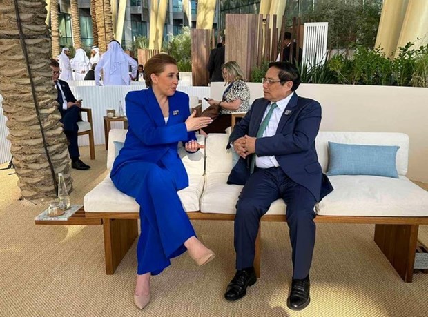 Prime Minister Pham Minh Chinh (R) meets his Danish counterpart Mette Frederiksen. (Photo: baochinhphu.vn) Prime Minister Pham Minh Chinh (R) meets his Danish counterpart Mette Frederiksen. (Photo: baochinhphu.vn)