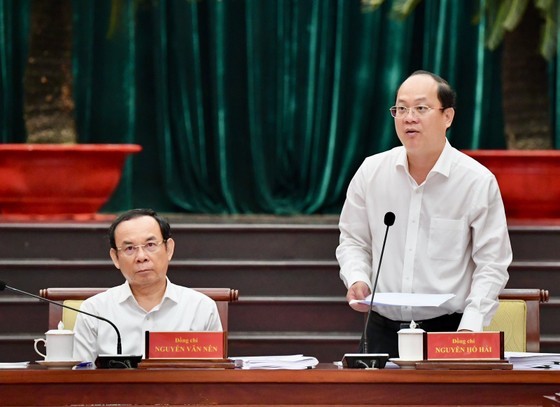 Deputy Secretary of the Ho Chi Minh City Party Committee Nguyen Ho Hai speaks at the opening session of the conference on December 1 morning. (Photo: Viet Dung)
