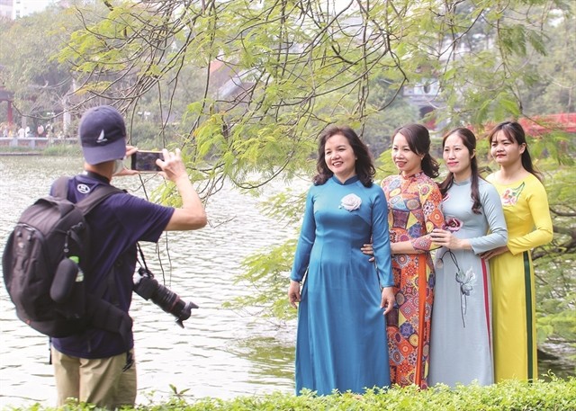 270426-vna-potal-phu-nu-thu-do-huong-ung-tuan-le-ao-dai-viet-nam-nam-2023-6614717-7219.jpeg