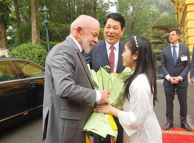 vna-potal-le-don-tong-thong-brazil-luiz-inacio-lula-da-silva-tham-cap-nha-nuoc-den-viet-nam-7938905.jpg