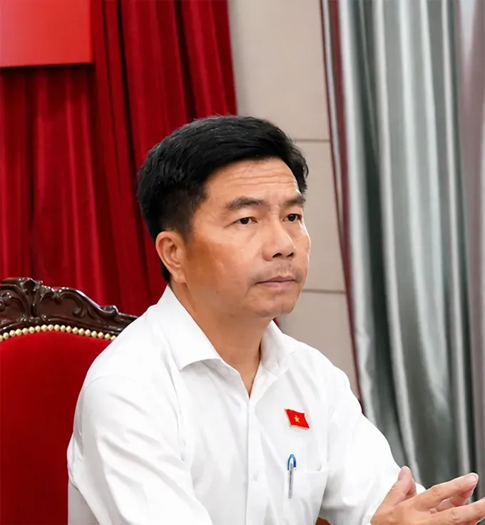 vo-hoang-ngan-9397-5016.jpg
