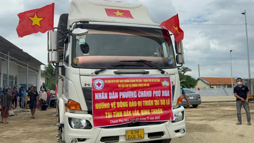 Xe Chánh Phú Hòa 1.jpg