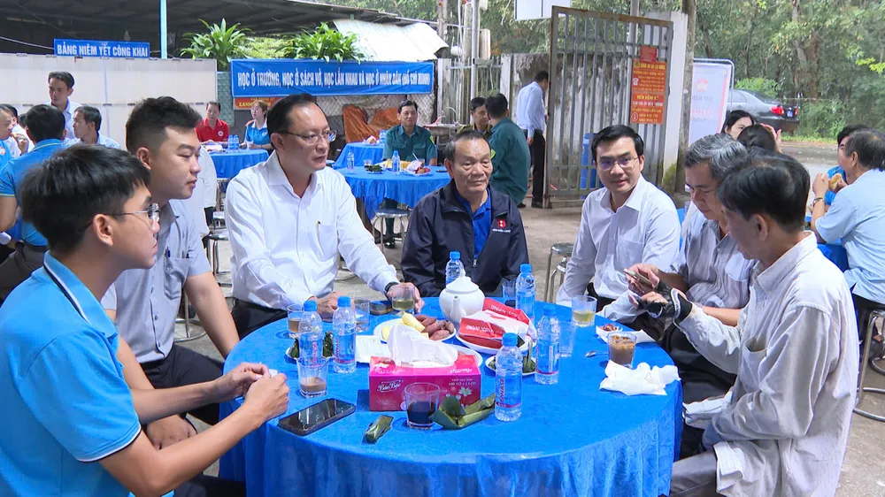 Mô hình “Cà phê sáng”, giúp chính quyền gần gũi với dân