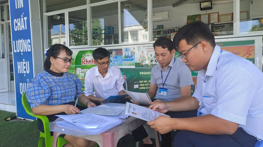 kiểm tra tiệm thuốc 2.jpg