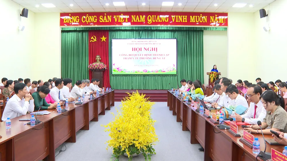 Quang cảnh hội nghị công bố quyết định.jpg