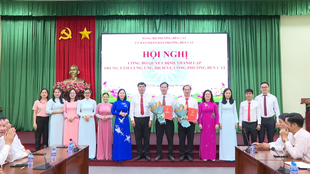 Ra mắt Trung tâm Cung ứng dịch vụ công phường Bến Cát.jpg