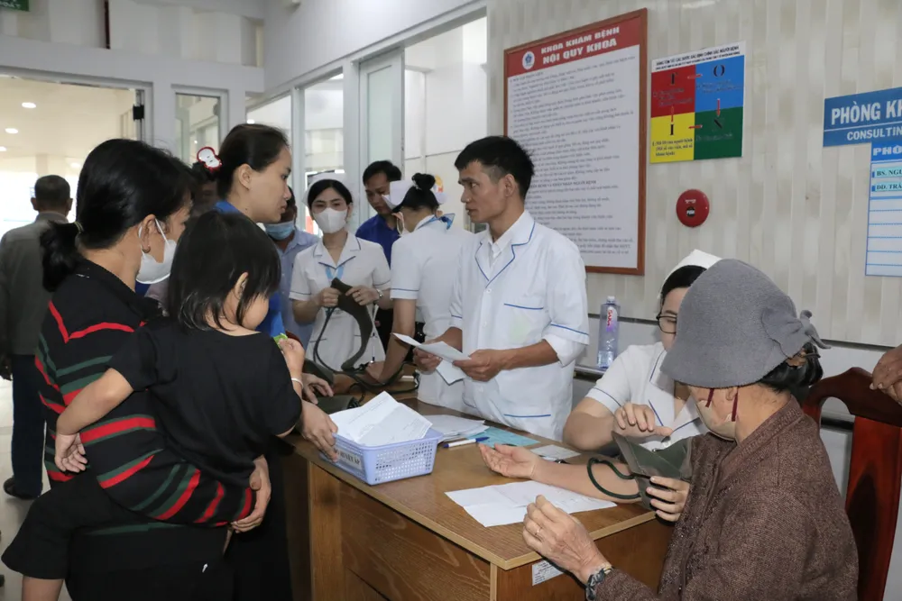 khám bệnh BB 5.JPG