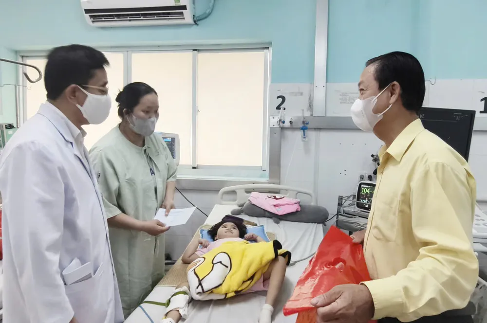 Đem Tết đến với các bệnh nhi ở bệnh viện