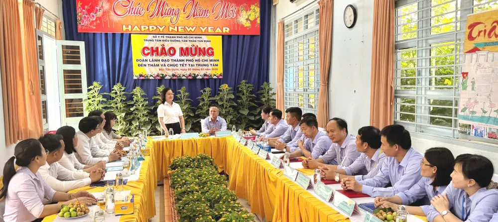 Thăm trung tâm.jpg