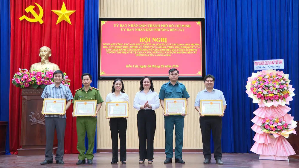 khen thưởng 1.jpg