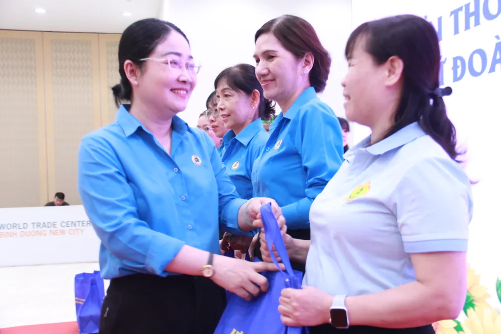 Đưa dịch vụ y tế đến gần hơn với nữ công nhân, đoàn viên