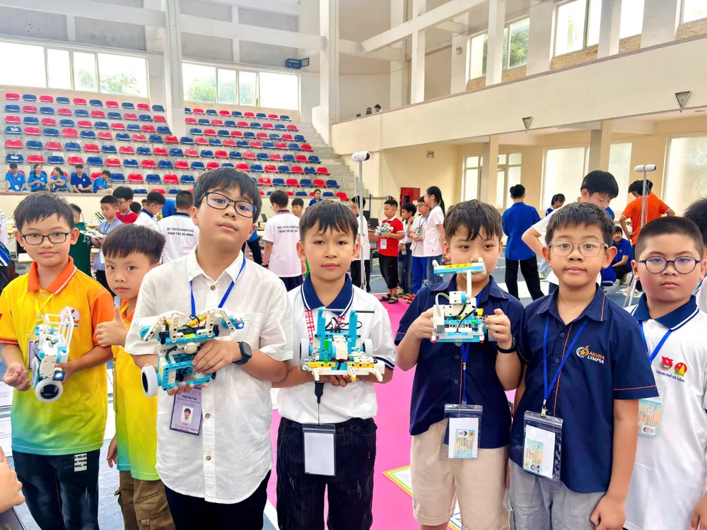 Gần 1.000 thí sinh tranh tài tại Vòng Khu vực Cuộc thi Sáng tạo Robotics 2026