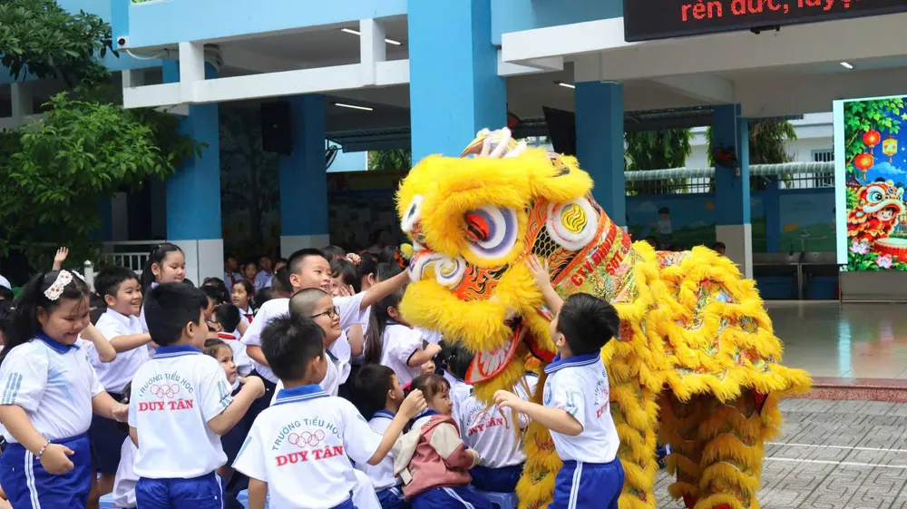truong duy tan.jpg