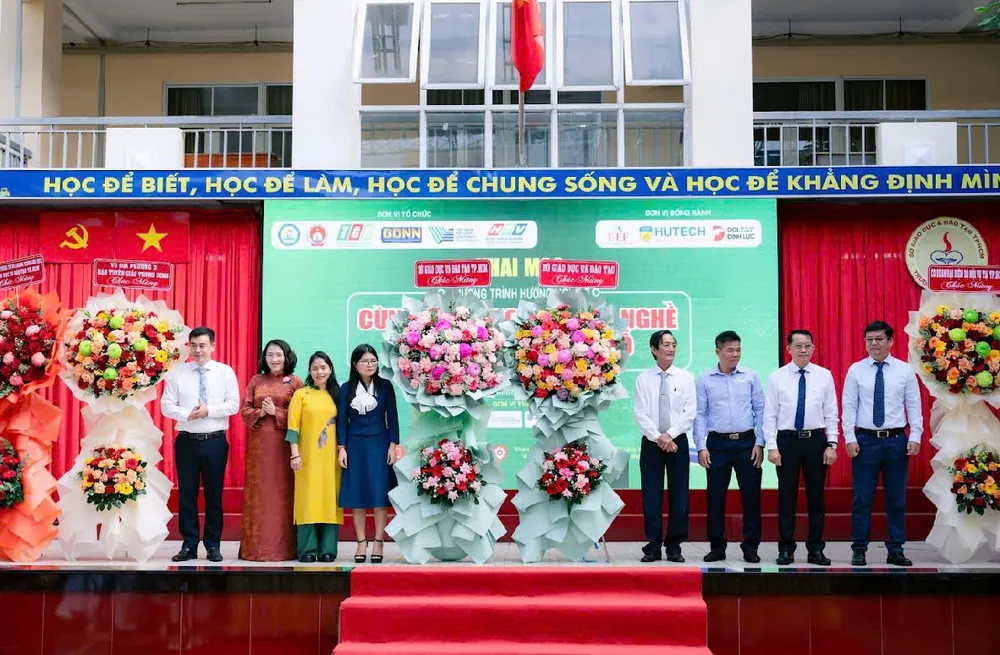 huong nghiep.jpg