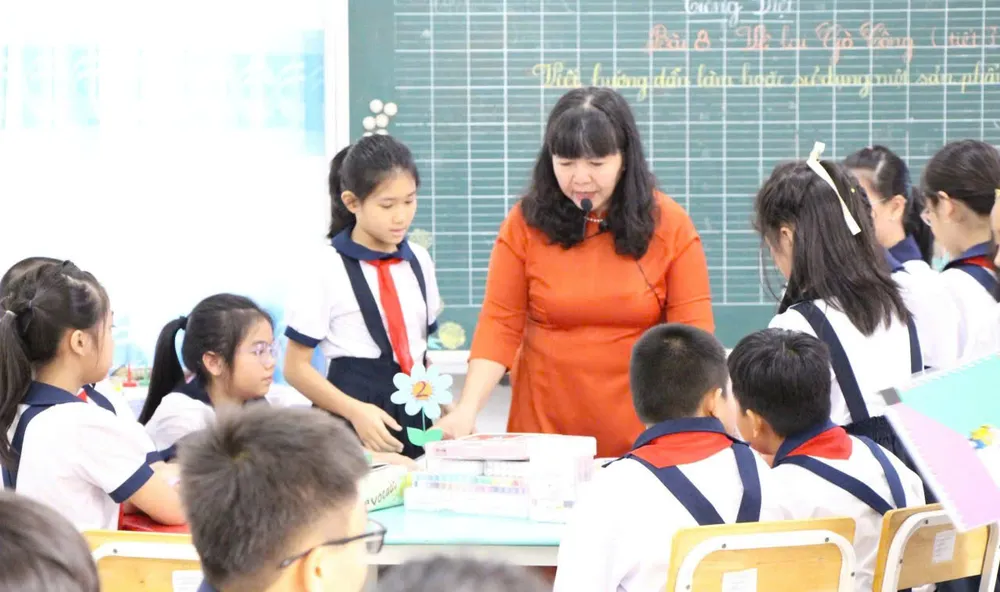 Tăng định mức tiết dạy giáo viên gỡ được nhiều bài toán khó