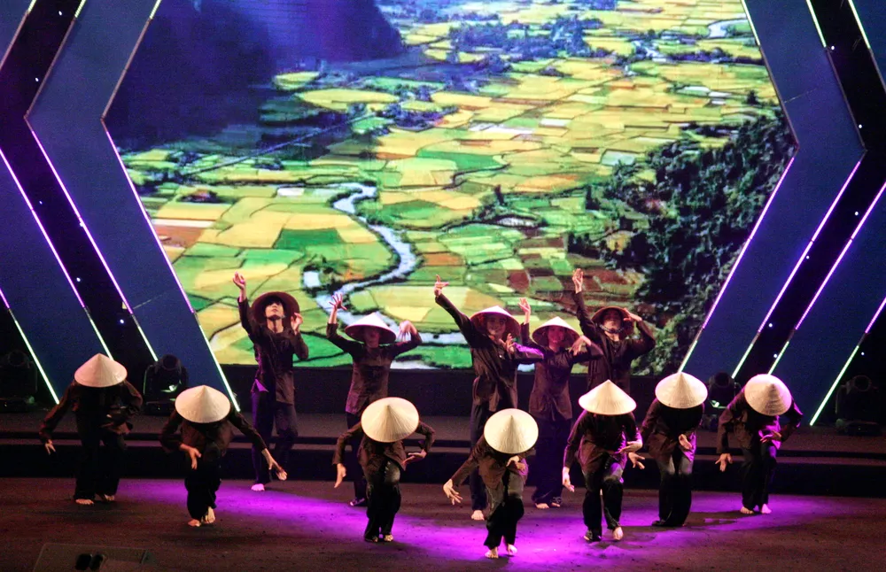 Tưng bừng Liên hoan nhóm nhảy TPHCM “Sức bật tuổi trẻ” ảnh 1