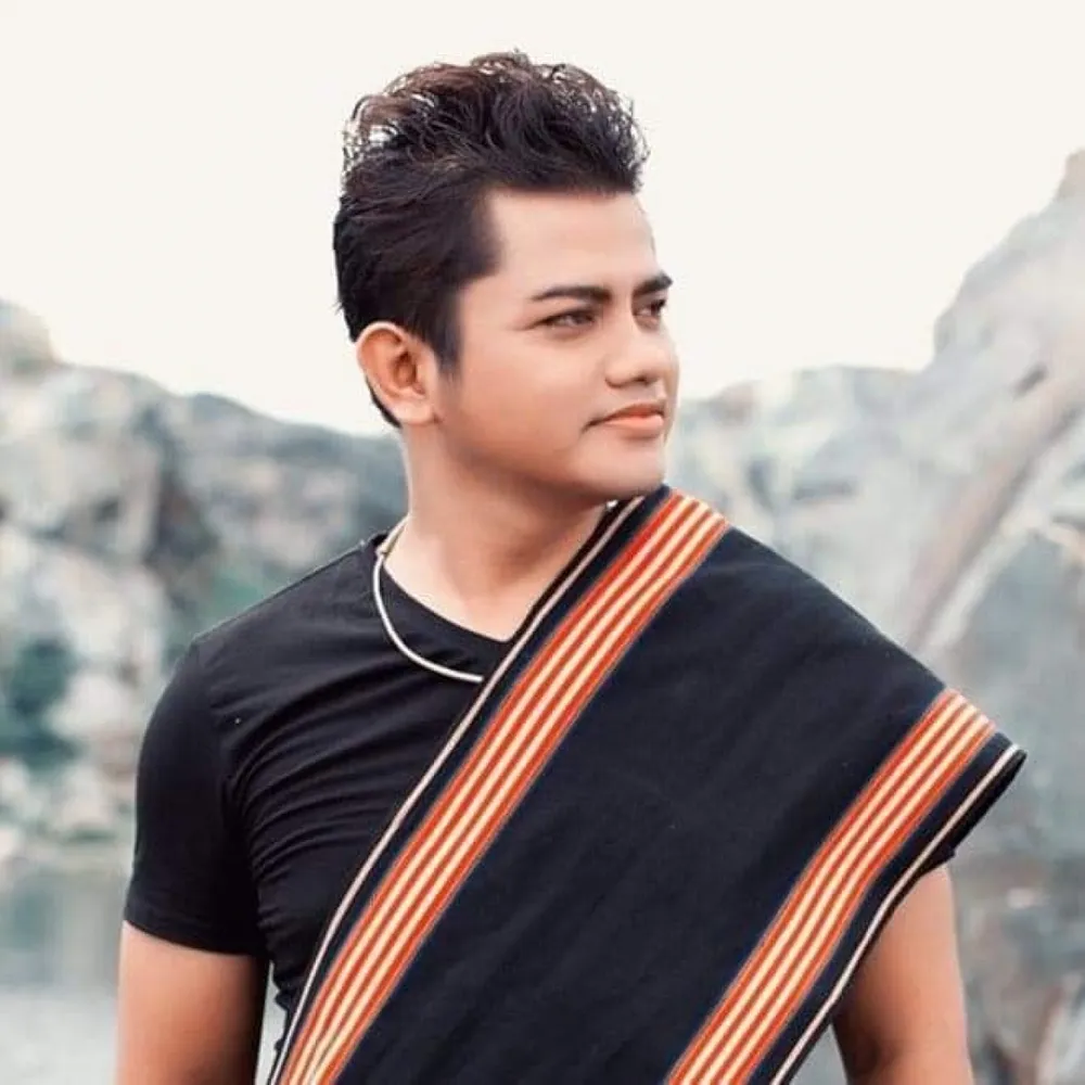 Ca sĩ - nhạc sĩ Y Jang Tuyn qua đời vì Covid-19 ảnh 1