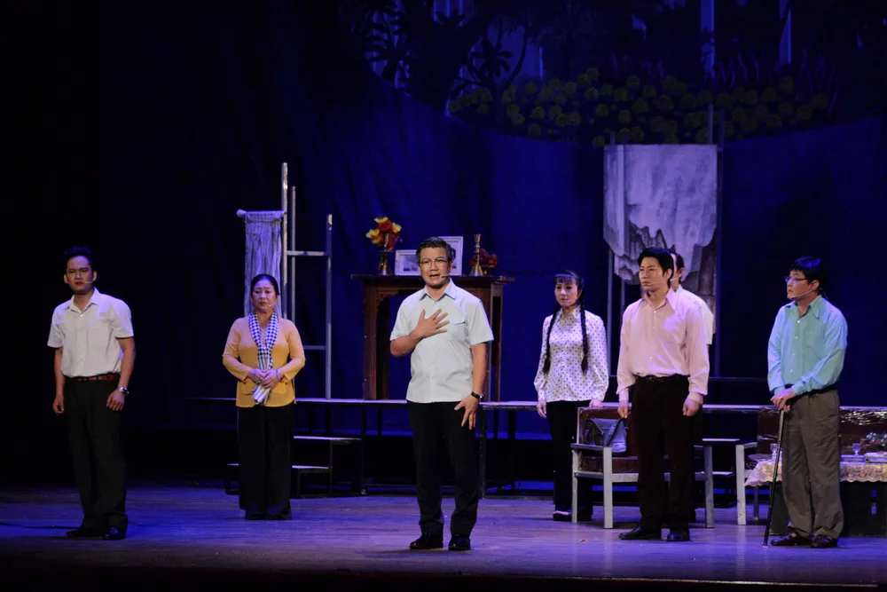 Vở cải lương “Thành phố buổi bình minh” biểu diễn phục vụ cán bộ, đảng viên  ảnh 5