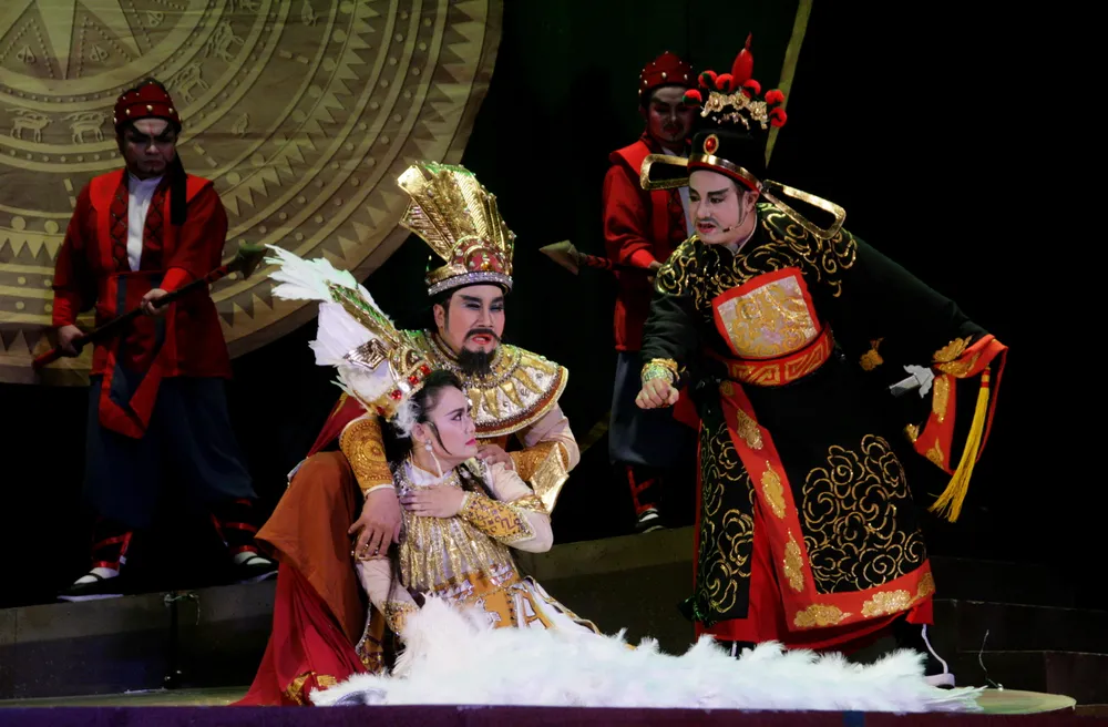 Vở hát bội "Chiếc áo thiên nga" của Nhà hát Nghệ thuật Hát Bội TPHCM đoạt giải A, Giải thưởng Hội Sân khấu TPHCM năm 2022. Ảnh: THÚY BÌNH