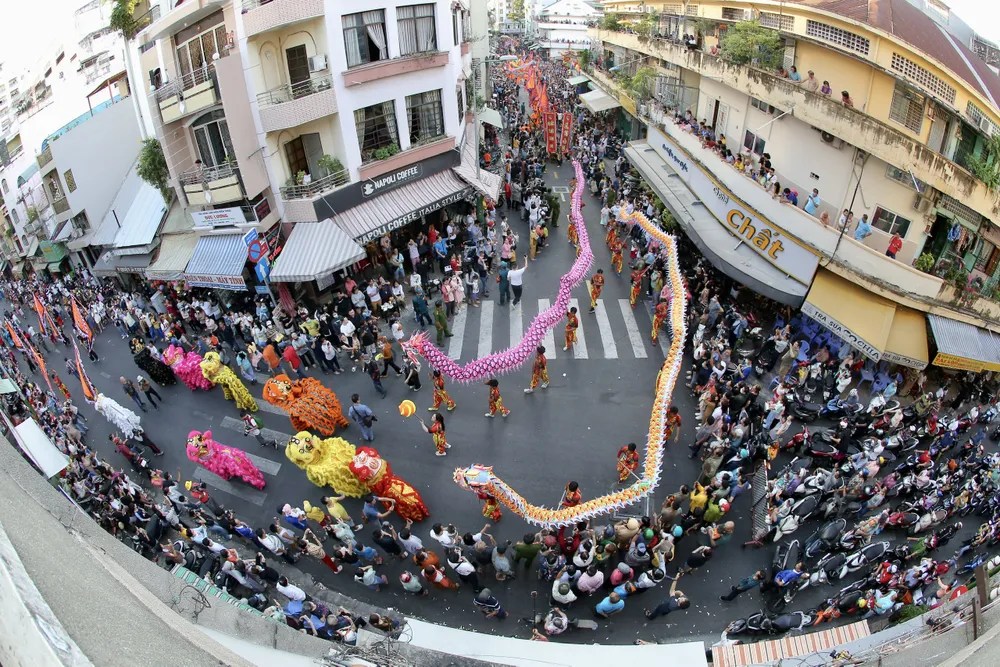 Các đoàn nghệ thuật biểu diễn lễ hội đường phố