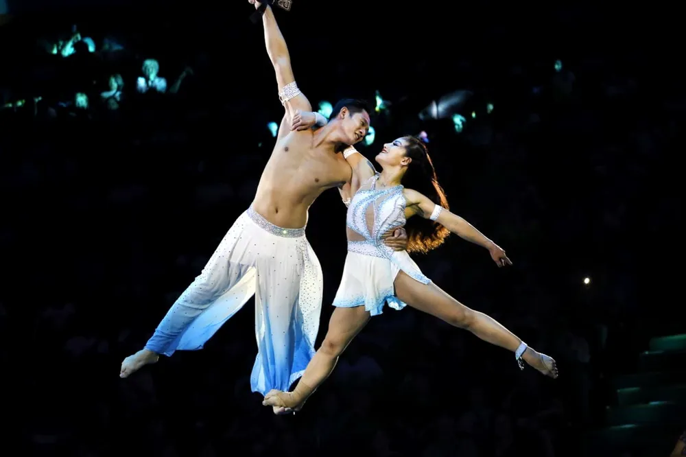 Tiết mục xiếc "Khoảnh khắc tình yêu" đoạt Huy chương vàng Liên hoan Xiếc Quốc tế Kazakhstan 2023. Ảnh: LÊ DIỄN
