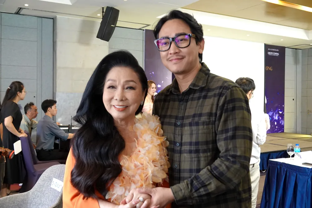 NSND Bach Tuyet - Hua Vi Van.JPG