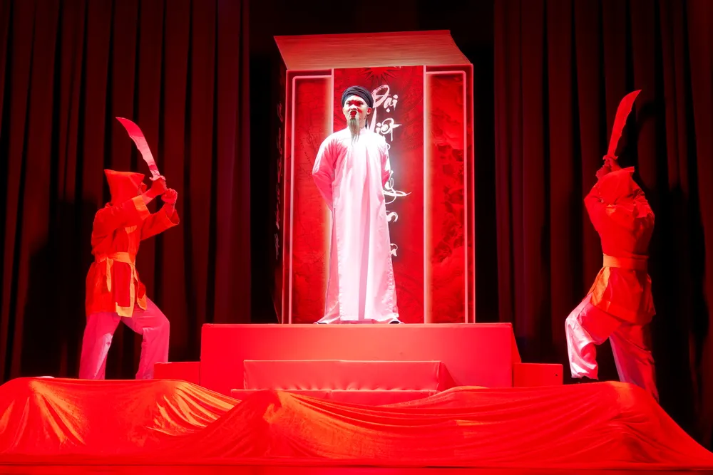 Nguyen Trai - Tung va Phong lan - Tran Tuan Kiet.JPG