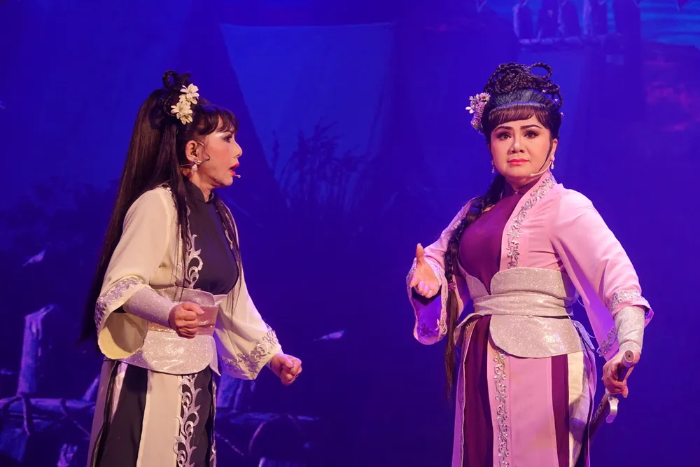 Van Ha - Tu Suong.JPG