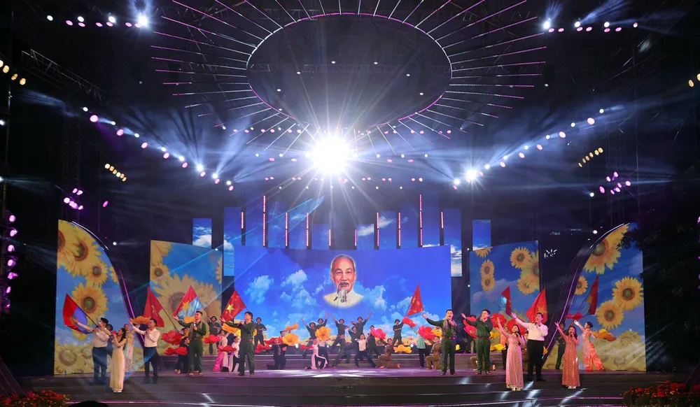 dat nuoc trong niem vui 1.jpg