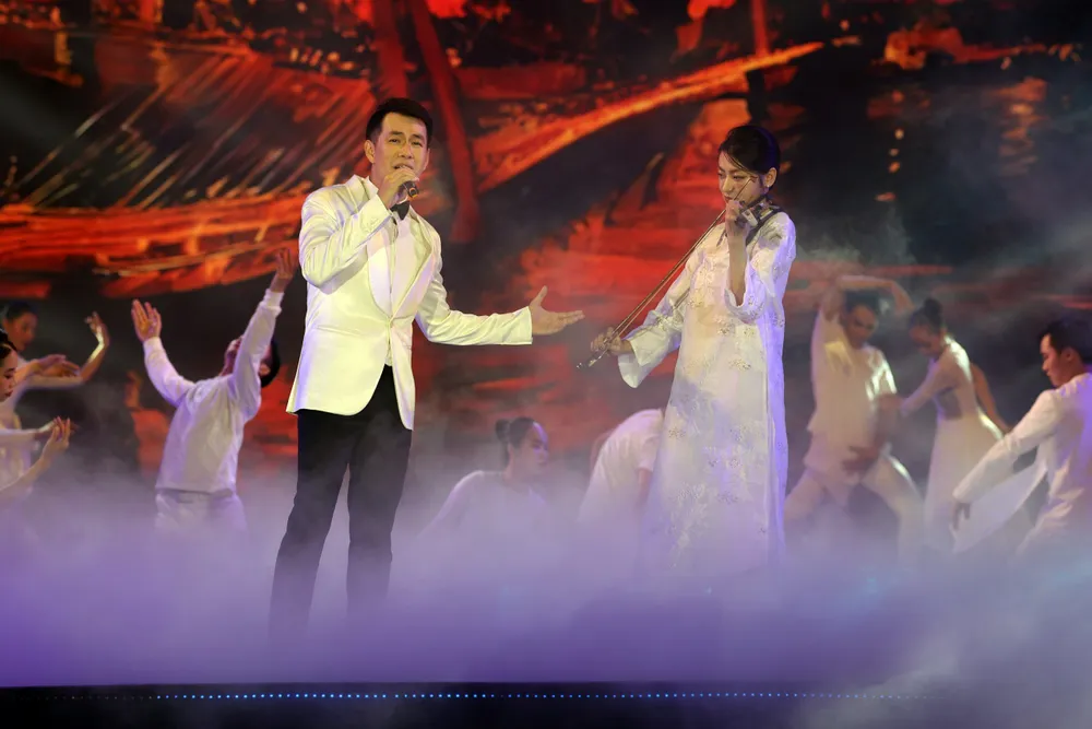 Ho Trung Dung - Tu hao TP toi yeu.jpg