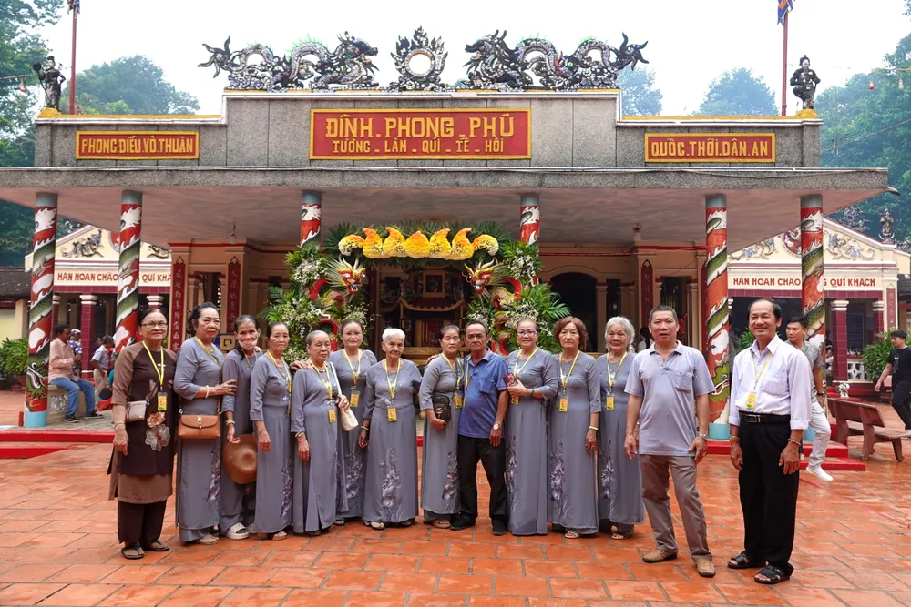 Dinh than Thanh Long q9.JPG