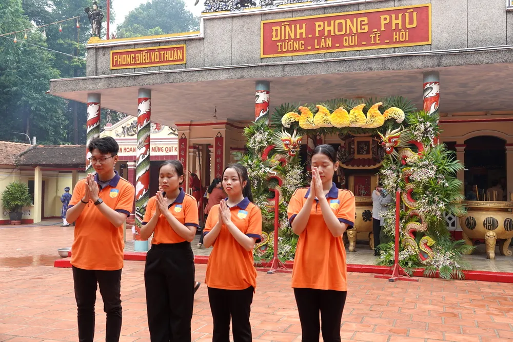 sv DH Hutech Luat nam 3.JPG