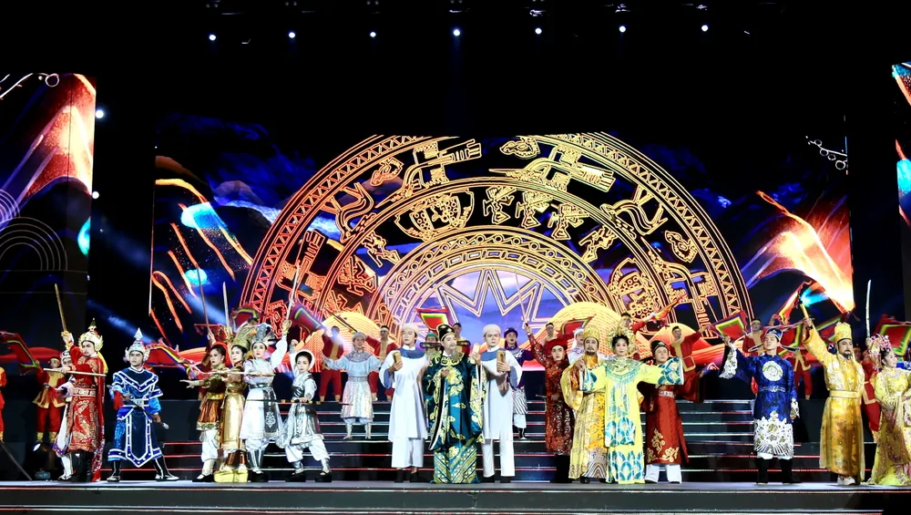 nhac mua Hien vinh Lac Hong.jpg