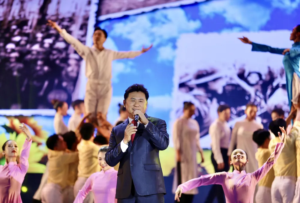 NSND Ta Minh Tam - To quoc toi chua dep the bao gio.jpg