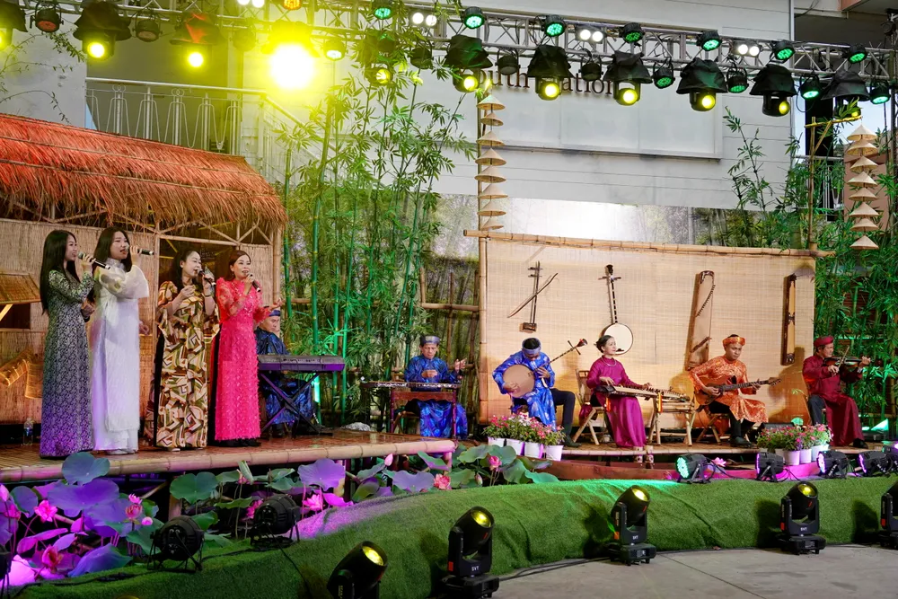 Vang khuc ca xuan 1.JPG