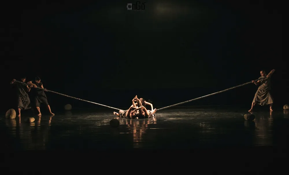 Sáng đèn vở múa đương đại “Đa Thức”