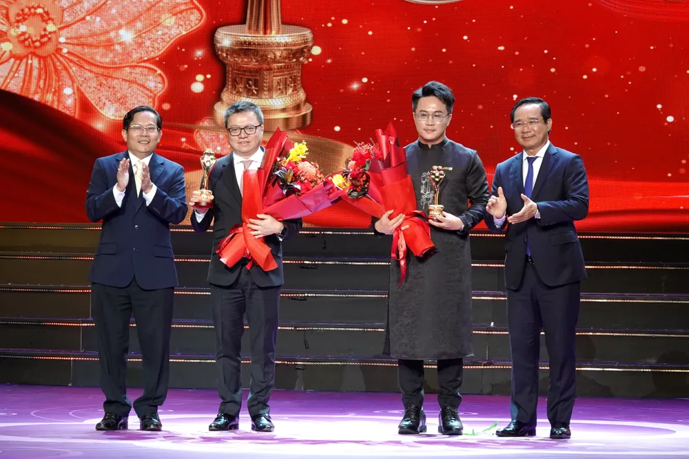 giai CT NT chinh luan.JPG