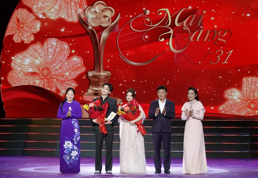 giai Nam - Nu ca si.JPG