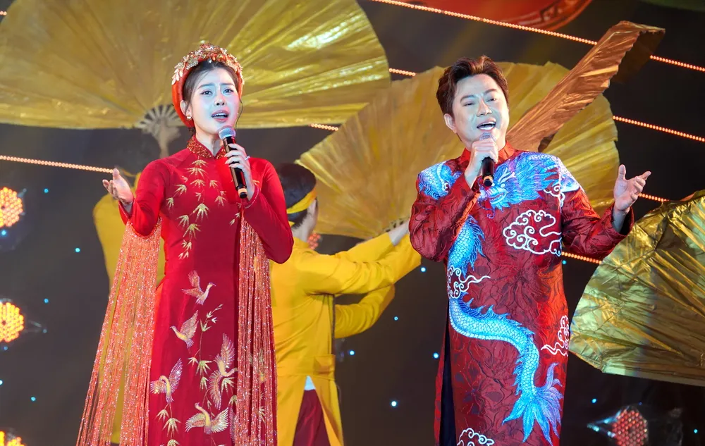 Hat tu coi nguon - Quoc Dai - Thi Phuong.JPG