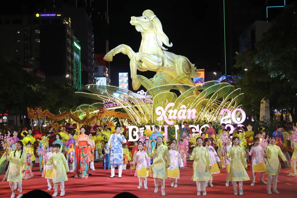 CS Nguyen Phi Hung.jpg