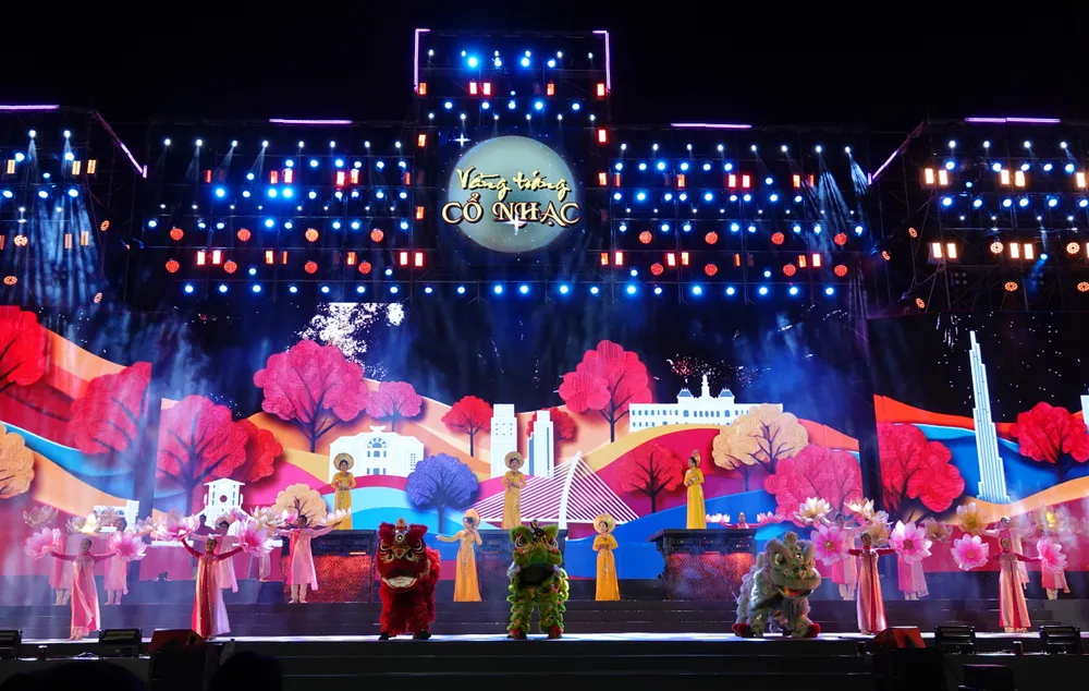 ca canh Vu khuc huong xuan.JPG