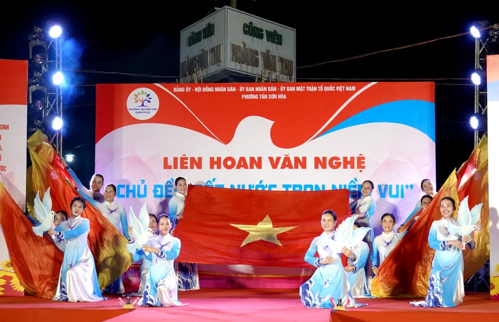Mam non 2 - mua Viet tiep cau chuyen hoa binh.JPG